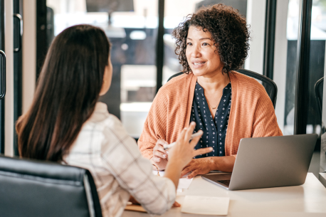 Employer and employee in a conversation