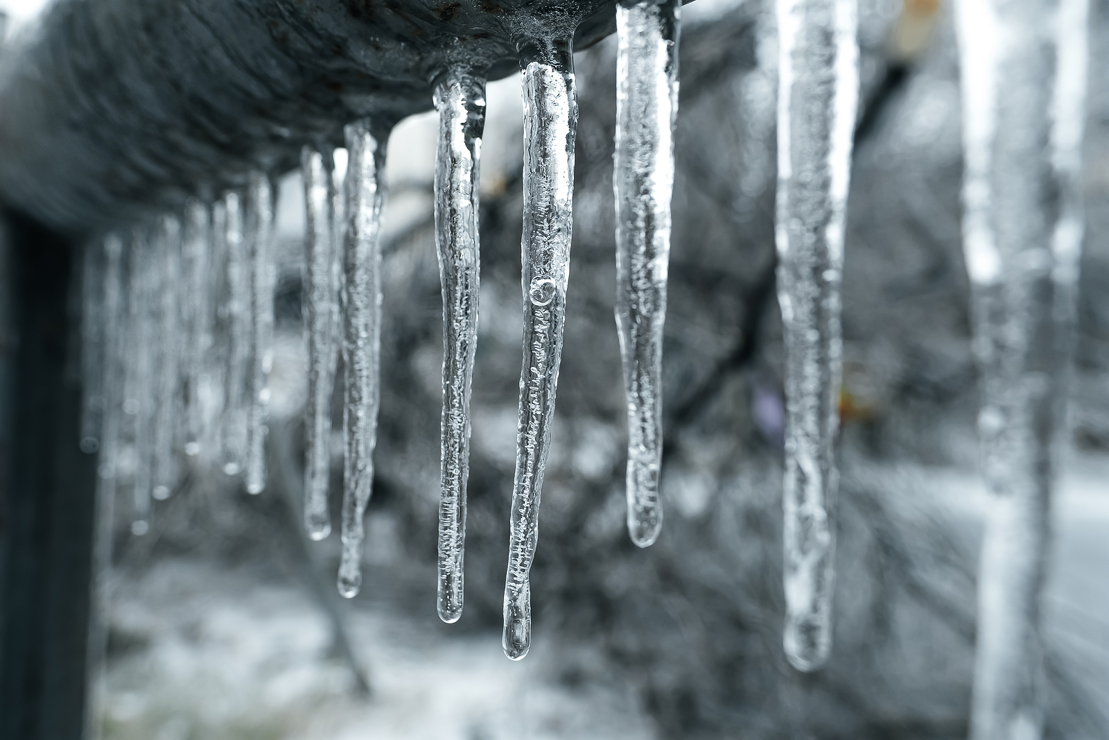 How to keep pipes from freezing during the winter in Kentucky